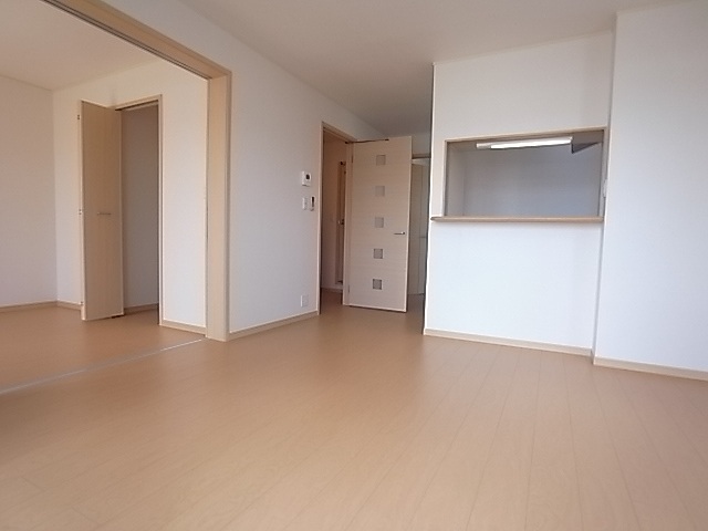 Living and room. Spacious living