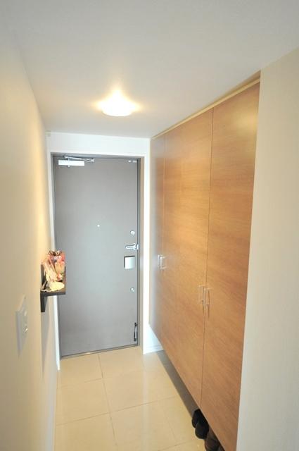 Entrance. Entrance storage also smart fit in the large.