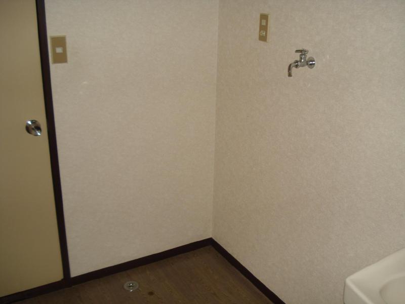 Other Equipment. Indoor Laundry Storage