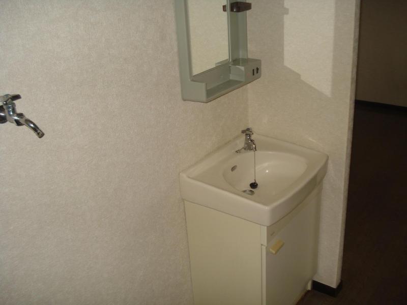 Washroom. There you independent washbasin