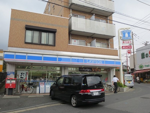 Convenience store. Lawson Kashiwa Masuo Station shop until (convenience store) 294m