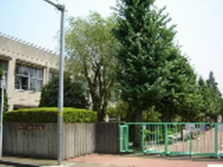 Junior high school. Takayanagi 600m until junior high school (junior high school)