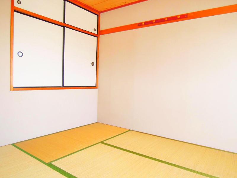 Living and room. It is a beautiful Japanese-style room.