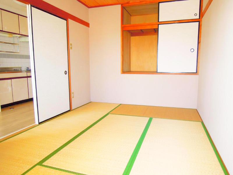 Living and room. It is a beautiful Japanese-style room.