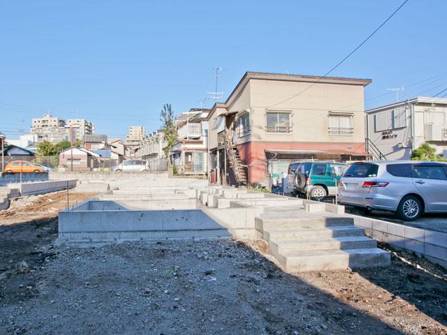 Local appearance photo.  ◆ 3 Building Exterior Photos