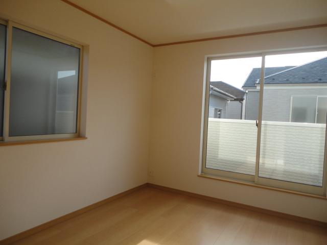 Non-living room.  ◆ Day is a good Western-style.