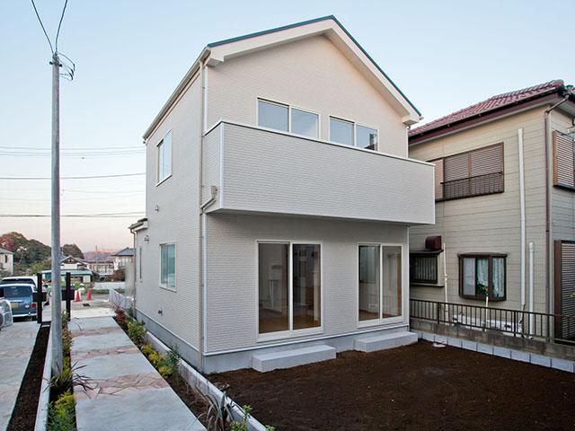 Local appearance photo. Building 2 ◆ Garden can also be used widely.