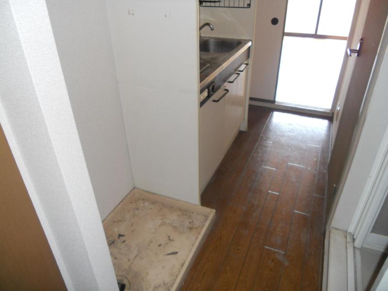 Other Equipment. Washing machine in the room!
