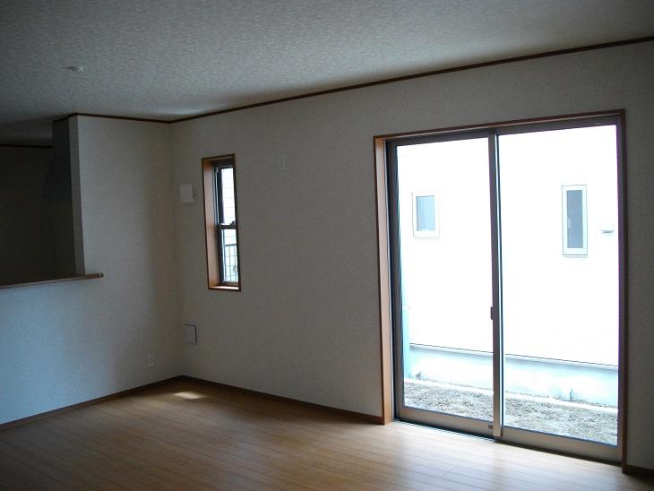 Same specifications photos (living)