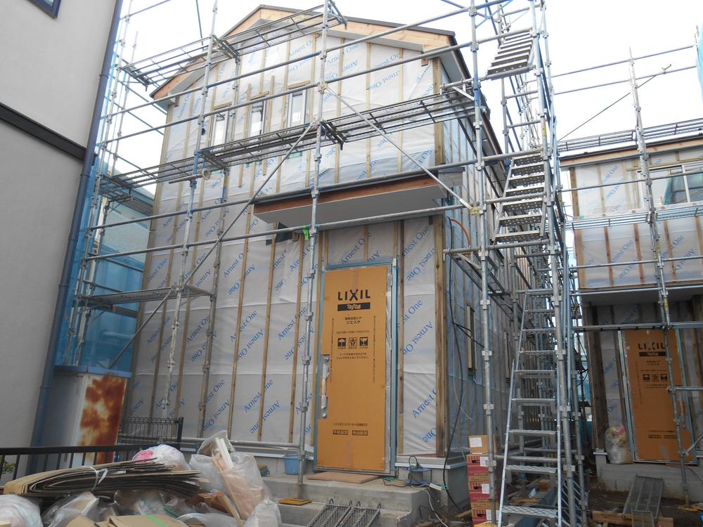 Local appearance photo. Local (12 May 2014) Shooting