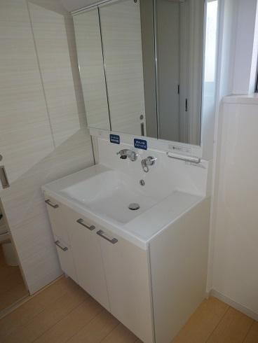 Other. Building 2 washbasins