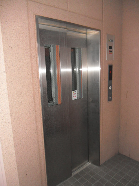 Other common areas. Also equipped with elevator