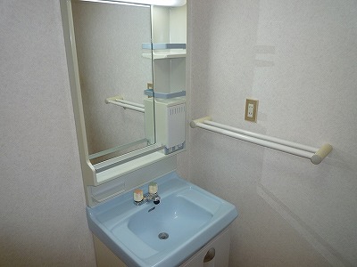 Washroom. Wash dressing room ・ There washbasin independent.