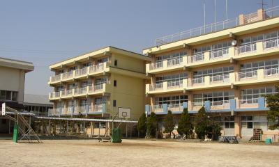 Junior high school. Kashiwashiritsu Kashiwadai 798m up to five junior high school