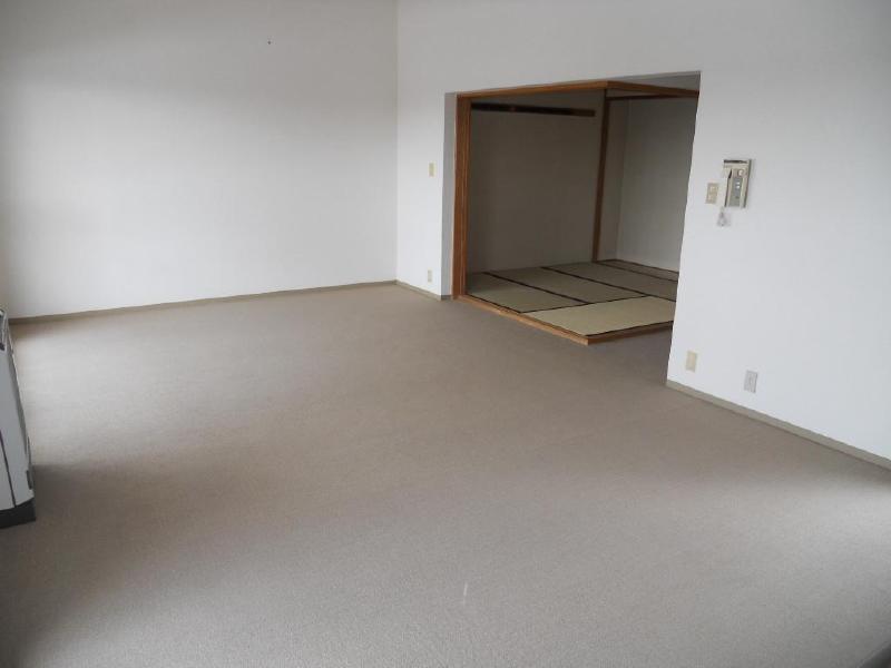 Living and room. Living spacious!