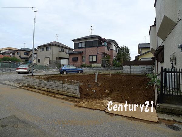 Local photos, including front road. 9 / 26 shooting Vacant lot