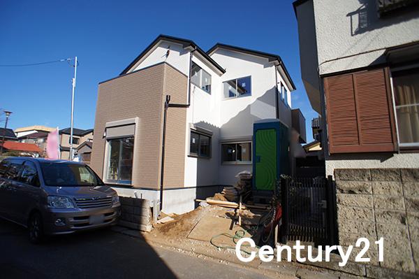 Local photos, including front road. 12 / 16 shooting