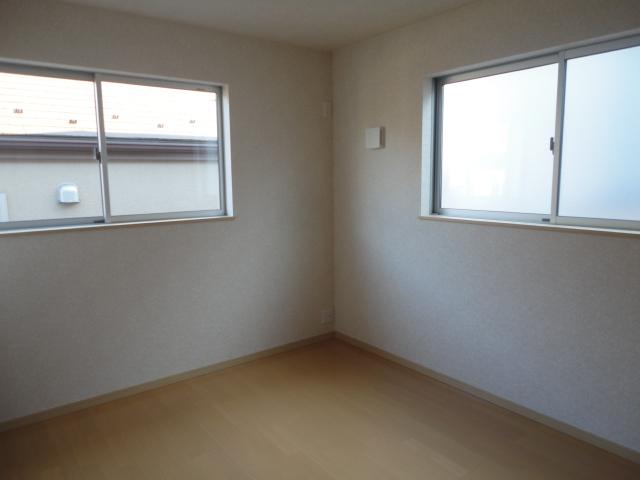 Non-living room.  ◆ Bright room in any room in the two-sided lighting.