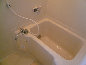 Bath. Add 焚給 hot water