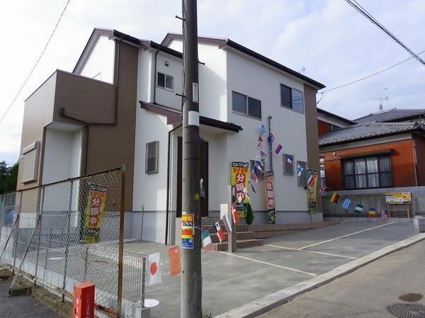 Local appearance photo. Local (11 May 2013) Shooting