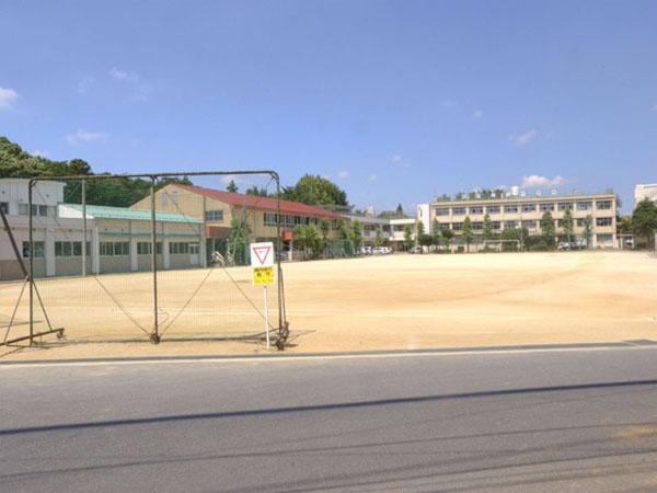 Junior high school. 800m until Saturday junior high school