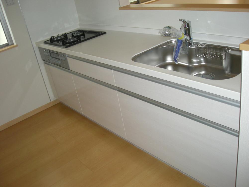 Kitchen. Please enjoy the dishes in the large kitchen