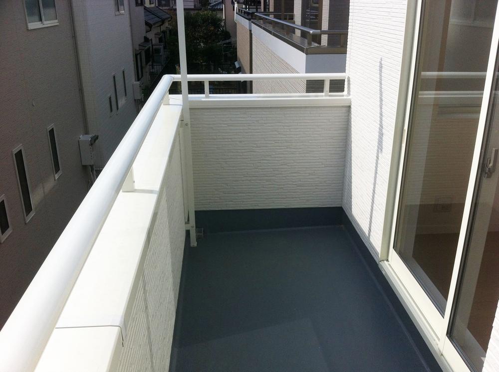 Balcony. Easy also wash at wide balcony