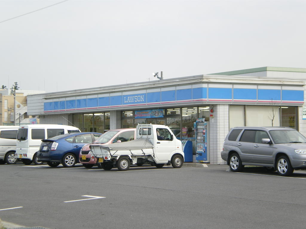 Convenience store. Lawson Kashiwa Jikei Idaimae store up (convenience store) 1836m