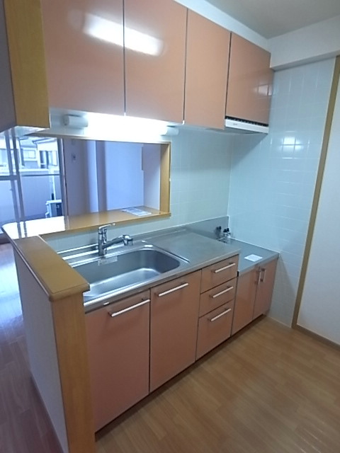 Kitchen. Gas stove 2 burners installed Allowed ・ Water purifier built-in kitchen.