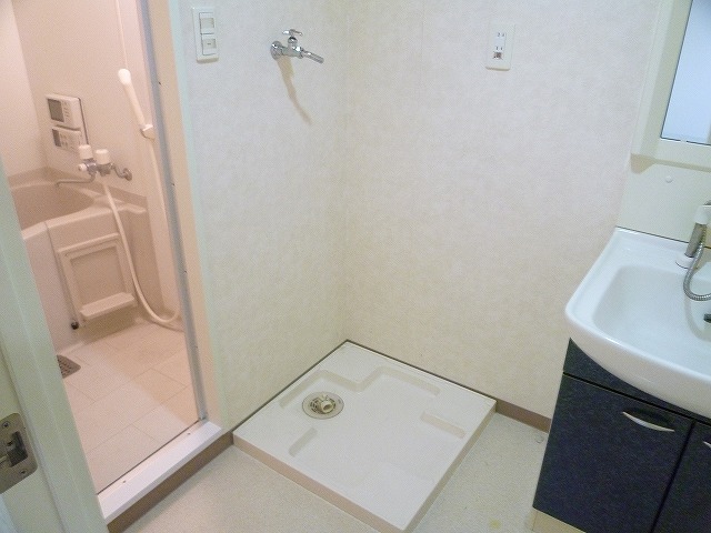 Other Equipment. There yard indoor washing machine.