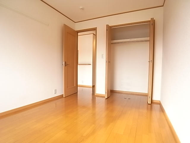 Other room space. Bedroom 6 Pledge.