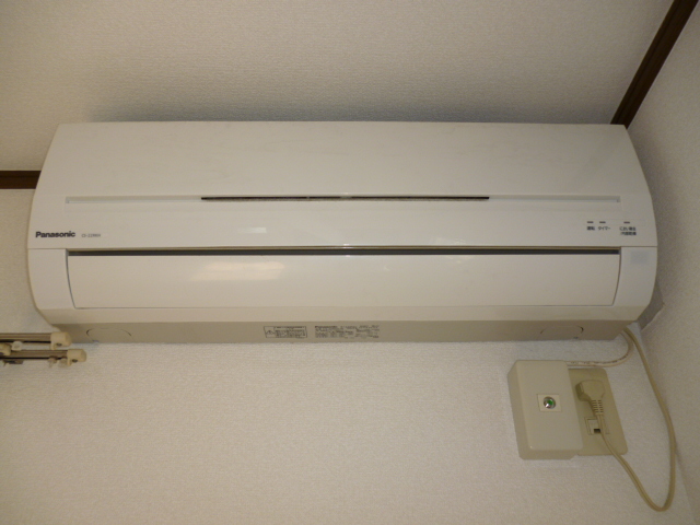 Other Equipment. Comfortable life necessities Air-conditioned 1 groups