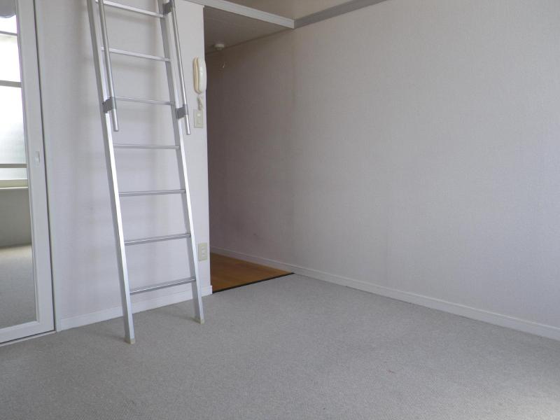 Living and room. It is a beautiful room where the white tones.