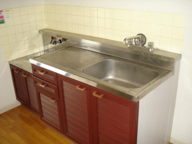 Kitchen. Gas stove can be installed