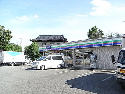 Convenience store. Three F until the (convenience store) 550m