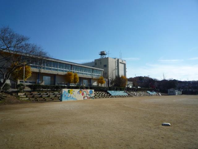 Primary school. Masuo Nishi Elementary School 700m to