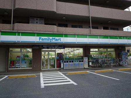 Convenience store. Family Mart Kashiwa Hananoi store up (convenience store) 845m