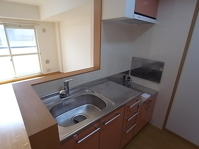 Kitchen. Gas stove 2 burners installed Allowed ・ Water purifier internal organs.
