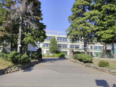 Primary school. Kashiwashiritsu Kazehaya to northern elementary school (elementary school) 320m