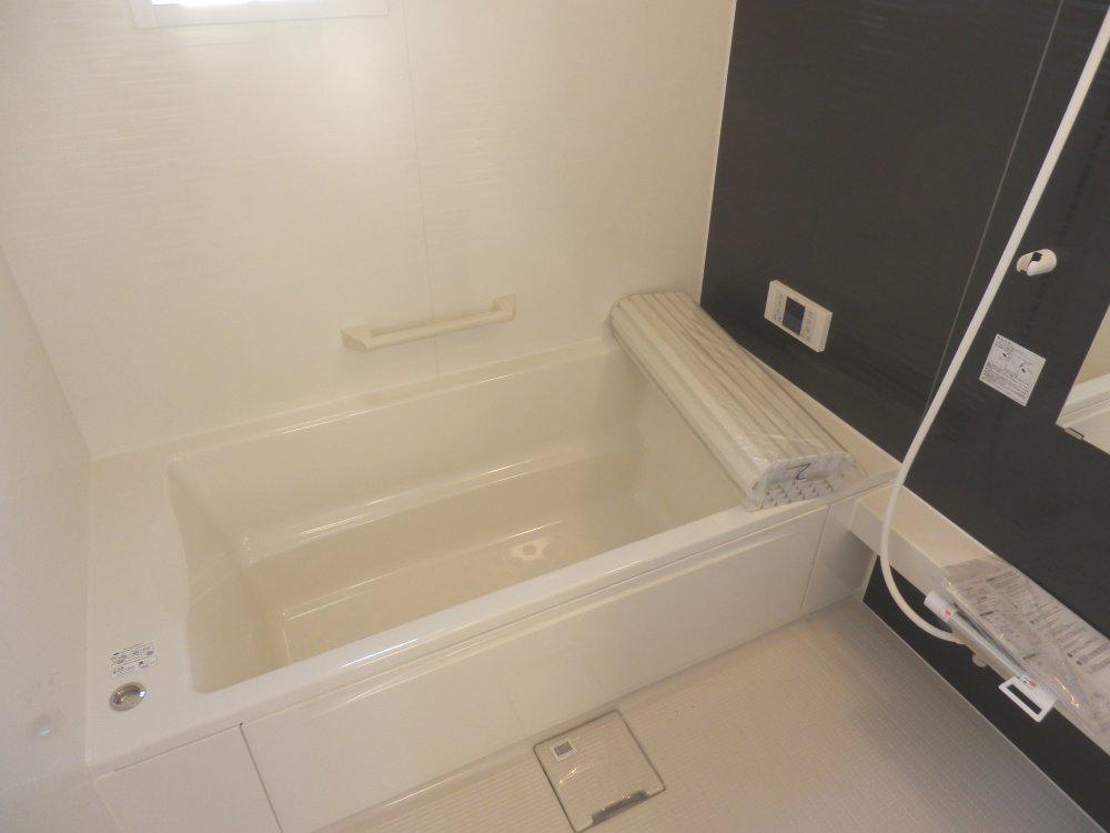 Bathroom. Indoor (12 May 2013) Shooting 1 Building