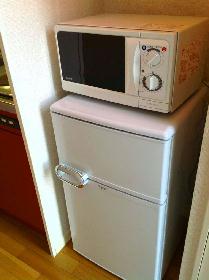 Kitchen. microwave ・ refrigerator