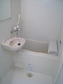 Bath. Bathroom. Washbasin.