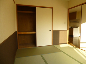 Living and room. Also comes with storage