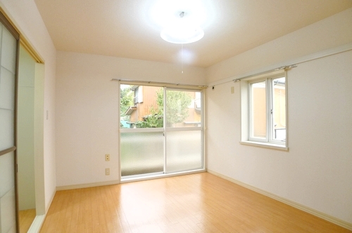 Other room space. Bright air-conditioned 1 Kaikaku room!
