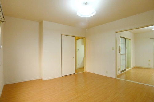 Other room space. On this occasion, It was renovated Japanese-style rooms to Western-style!