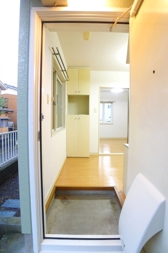 Entrance. Favorite shoes also available shoe box can be stored!