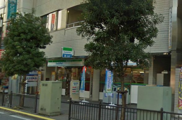 Supermarket. FamilyMart Kashiwa Station West Exit store up to (super) 350m