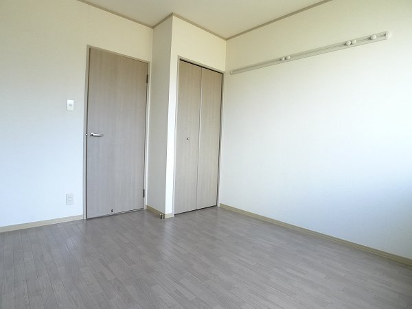 Other room space. Western-style 5 Pledge