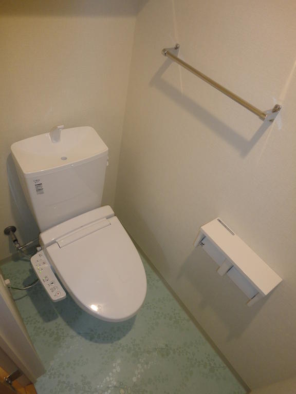 Toilet. It is the restroom, such as hotels