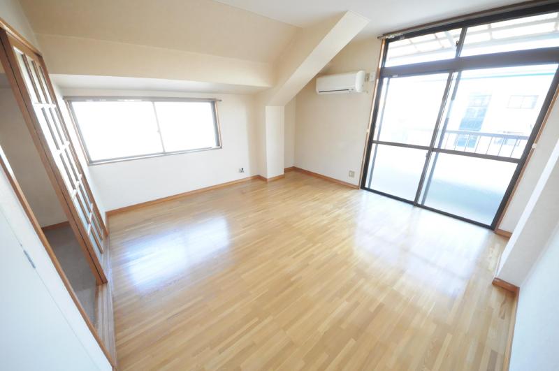 Living and room
